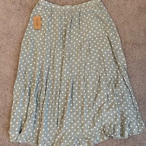 Green polka dot women’s skirt